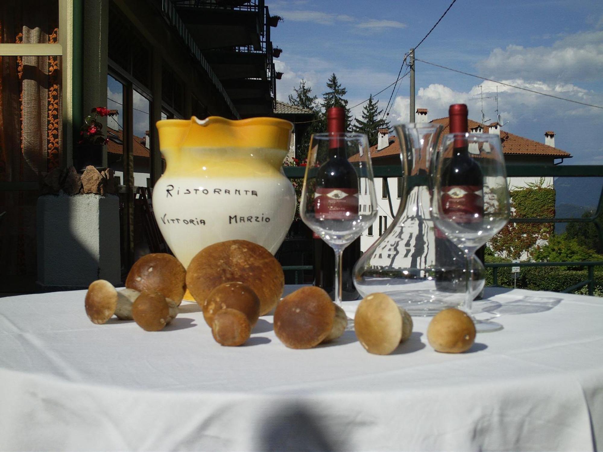 Budget Hotel Vittoria & Ristorante Marzio Exterior foto