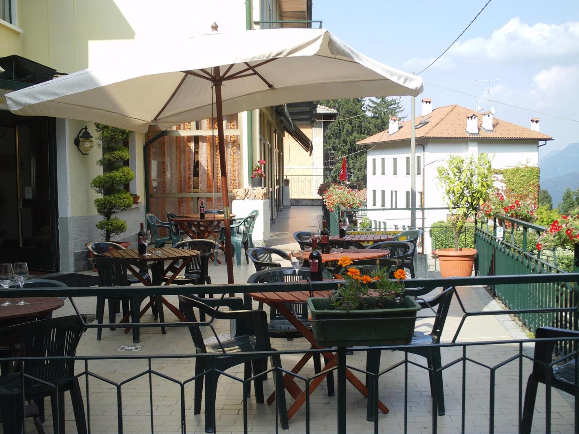 Budget Hotel Vittoria & Ristorante Marzio Exterior foto