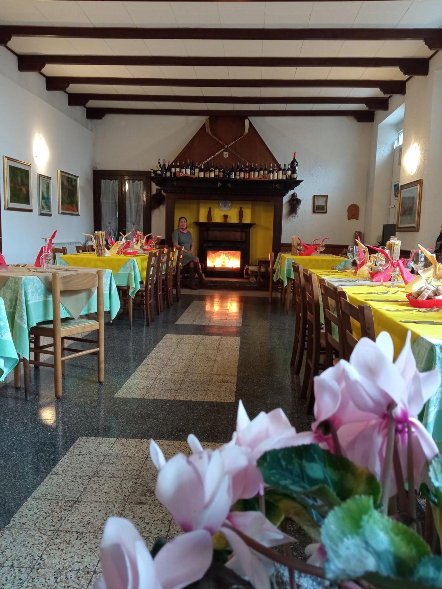 Budget Hotel Vittoria & Ristorante Marzio Exterior foto